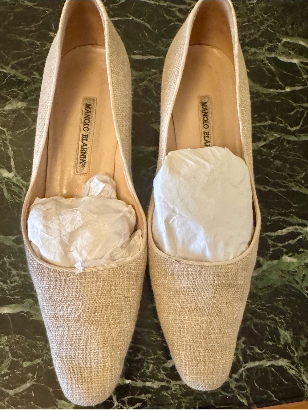 Manolo Blahnik low heeled pumps 40.5 champagne color